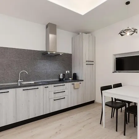 Max 14 Апартаменты